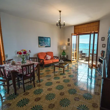 Casa Vacanze Alisea شقة