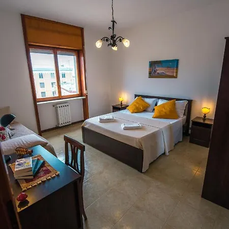 Casa Vacanze Alisea * غالّيبولي