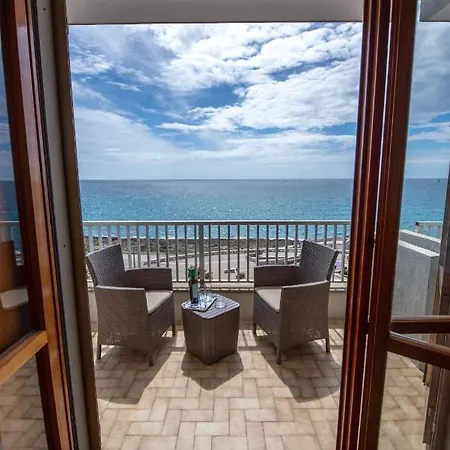 Casa Vacanze Alisea شقة *